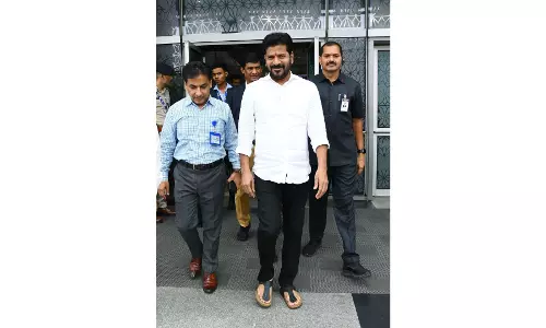 Telangana CM leaves for Delhi, likely to meet Union Ministers during visit