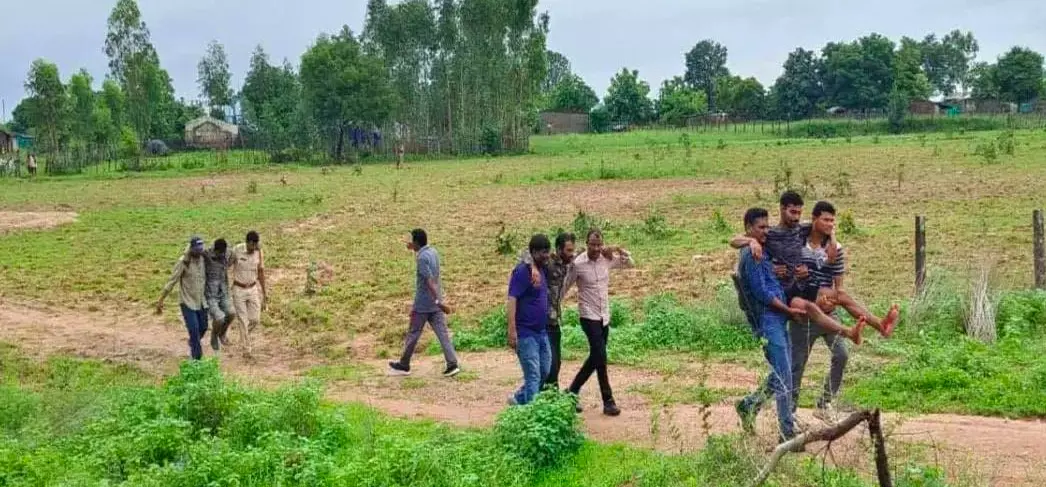 20 Police Personnel Stranded in Mulugu Forest Region Rescued 20 Police Personnel Stranded in Mulugu Forest Region Rescued