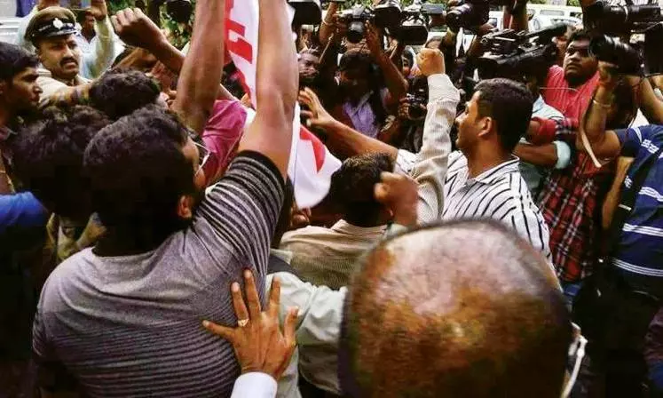 Hyderabad: Students Body Slams Nutrition Deficit Budget Hyderabad: Students Body Slams Nutrition Deficit Budget