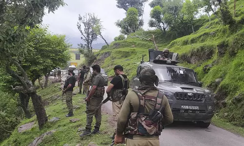 J&K gunfight: soldier martyred, militant killed J&K gunfight: soldier martyred, militant killed