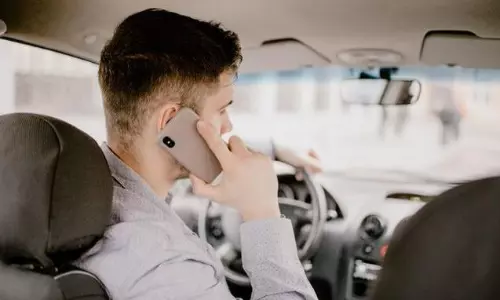 Cases of using mobile when driving doubles Cases of using mobile when driving doubles