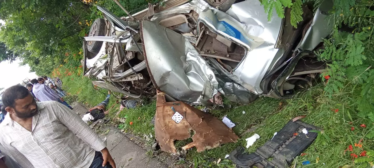 Hyderabad: 2 Killed After Speeding Innova Collides With Private Bus