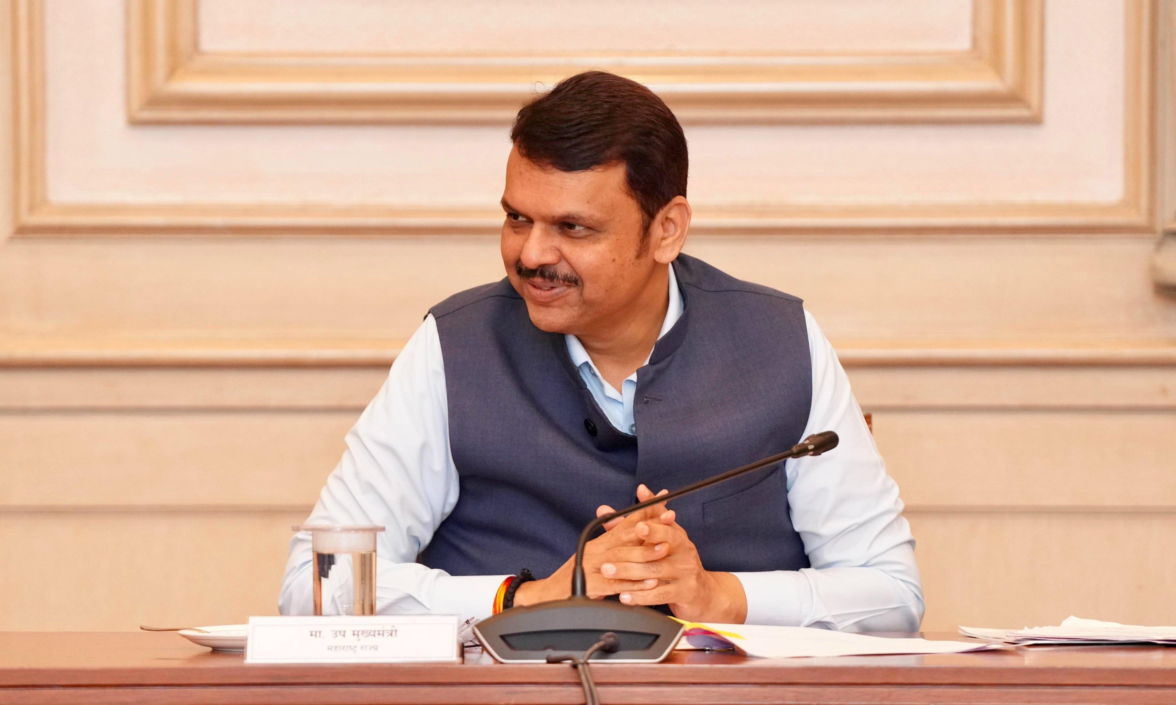 Maharashtra Govt. Mulling New Rules To Restrict Social Media Use by Its Employees