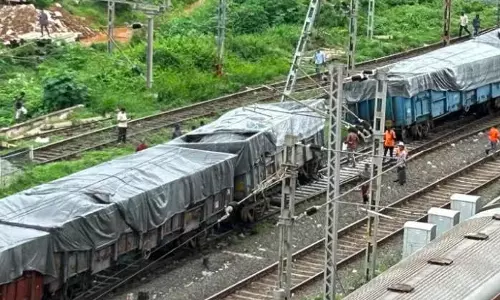Goods Train Derails Near Bhubaneswar Station, No One Hurt Goods Train Derails Near Bhubaneswar Station, No One Hurt