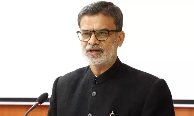 Volunteer Mediators Play Key Role in Resolving Cases: Telangana HC Judge Sujoy Paul Volunteer Mediators Play Key Role in Resolving Cases: Telangana HC Judge Sujoy Paul