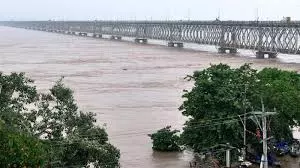 Andhra Pradesh: 300 Villages in ASR district Marooned as Sabari River Waters Rise Andhra Pradesh: 300 Villages in ASR district Marooned as Sabari River Waters Rise