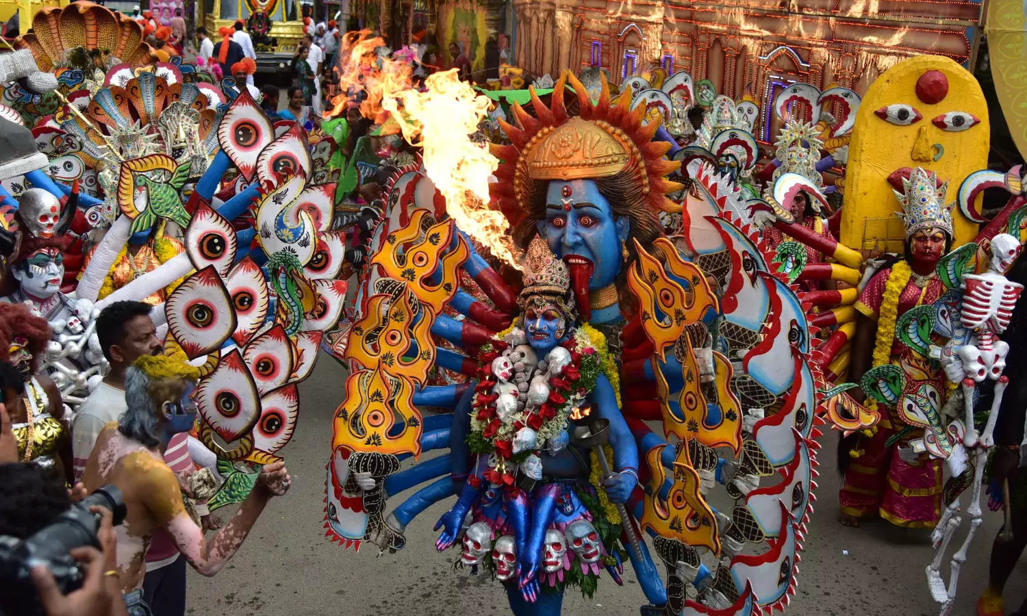 Second day of Hyderabad Bonalu draws heavy rush of devotees