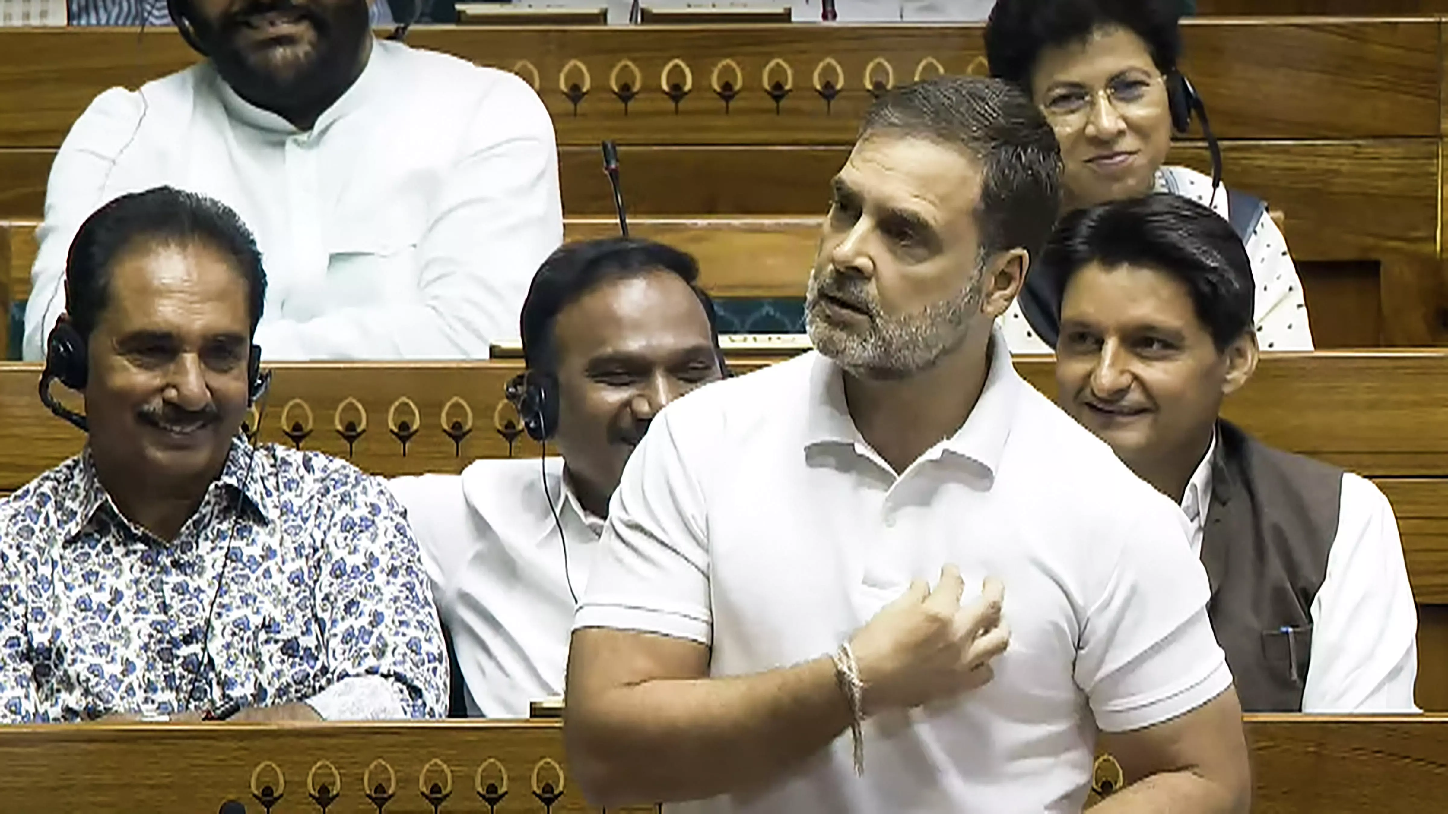 Rahul Gandhi asks LS Speaker to end restrictions on media in Parliament Rahul Gandhi asks LS Speaker to end restrictions on media in Parliament