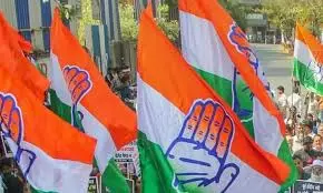 MP: 2 Congress leaders suspended for welcoming MP minister in party office MP: 2 Congress leaders suspended for welcoming MP minister in party office