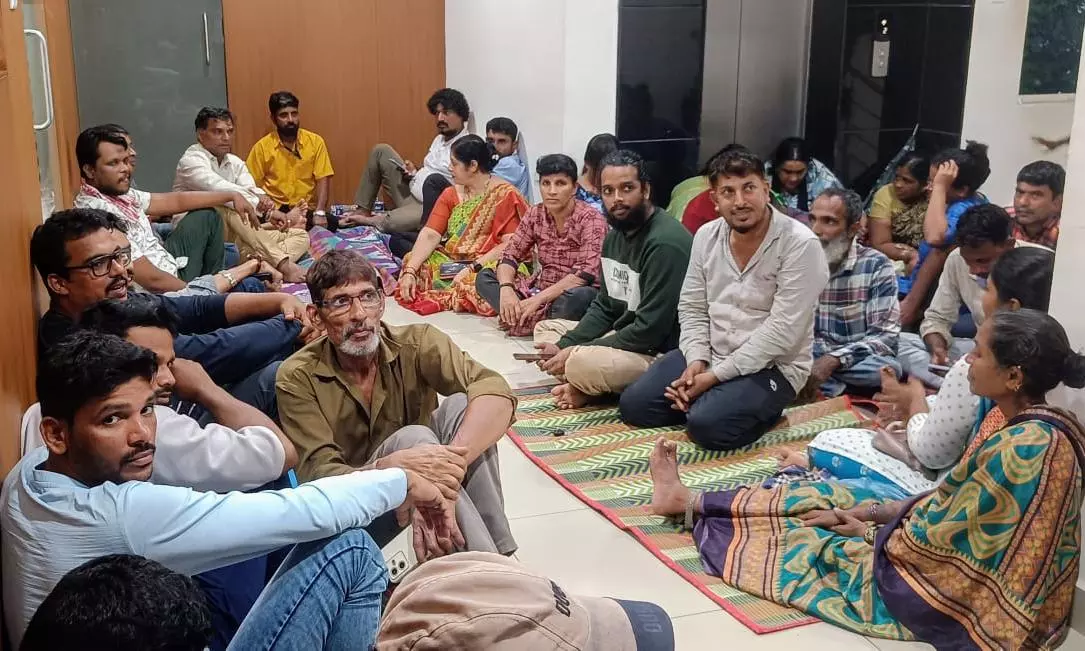 Karnataka: Mangaluru Street Vendors Protest Against Operation Tiger Evictions Karnataka: Mangaluru Street Vendors Protest Against Operation Tiger Evictions