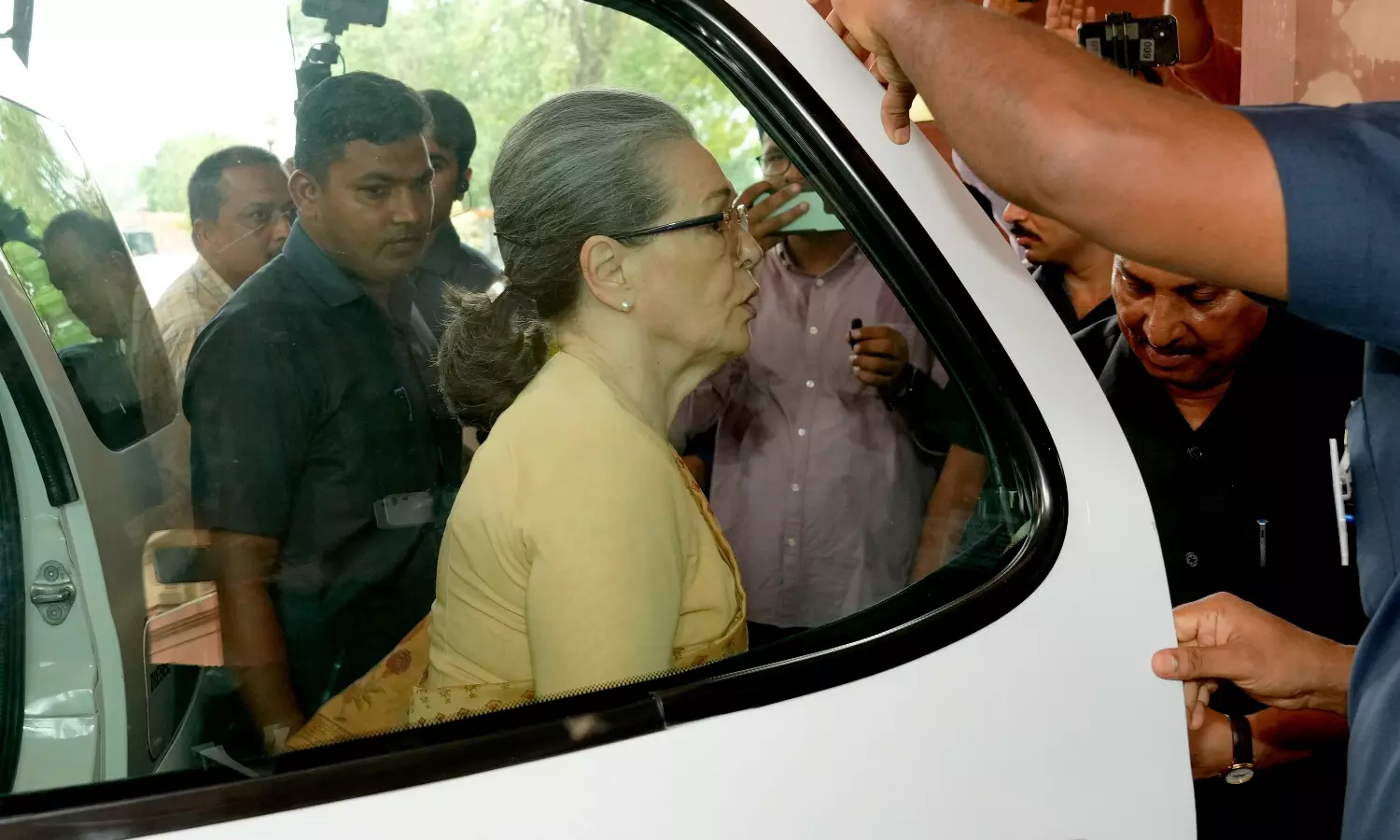 Sonia Gandhi attacks Centre for not conducting Census