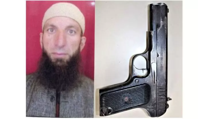 Hizbul Mujahideen terror associate held with foreign pistol in J-Ks Poonch Hizbul Mujahideen terror associate held with foreign pistol in J-Ks Poonch
