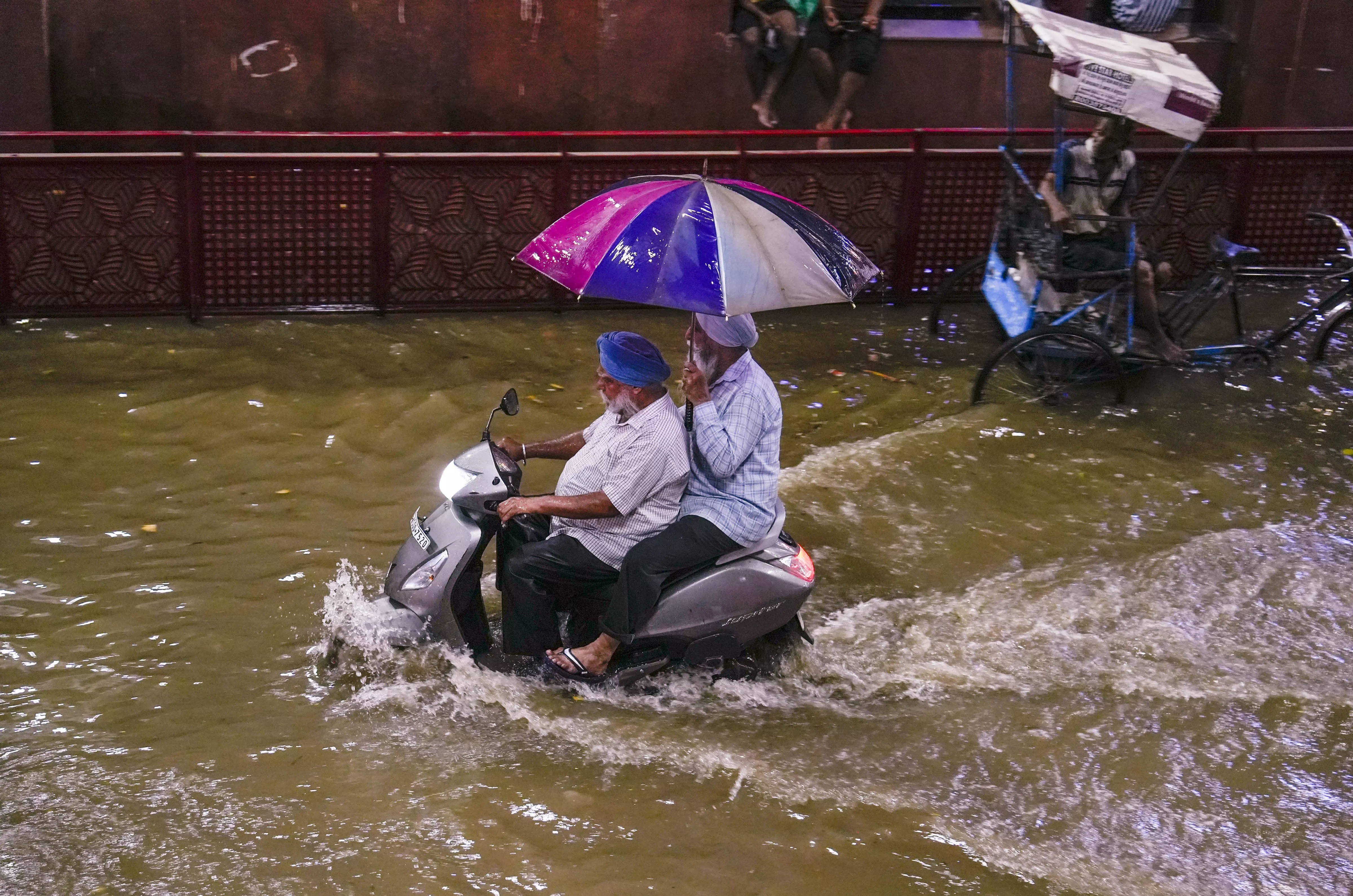 More rains expected in Delhi, 1 killed, 3 injured in building collapse incidents More rains expected in Delhi, 1 killed, 3 injured in building collapse incidents