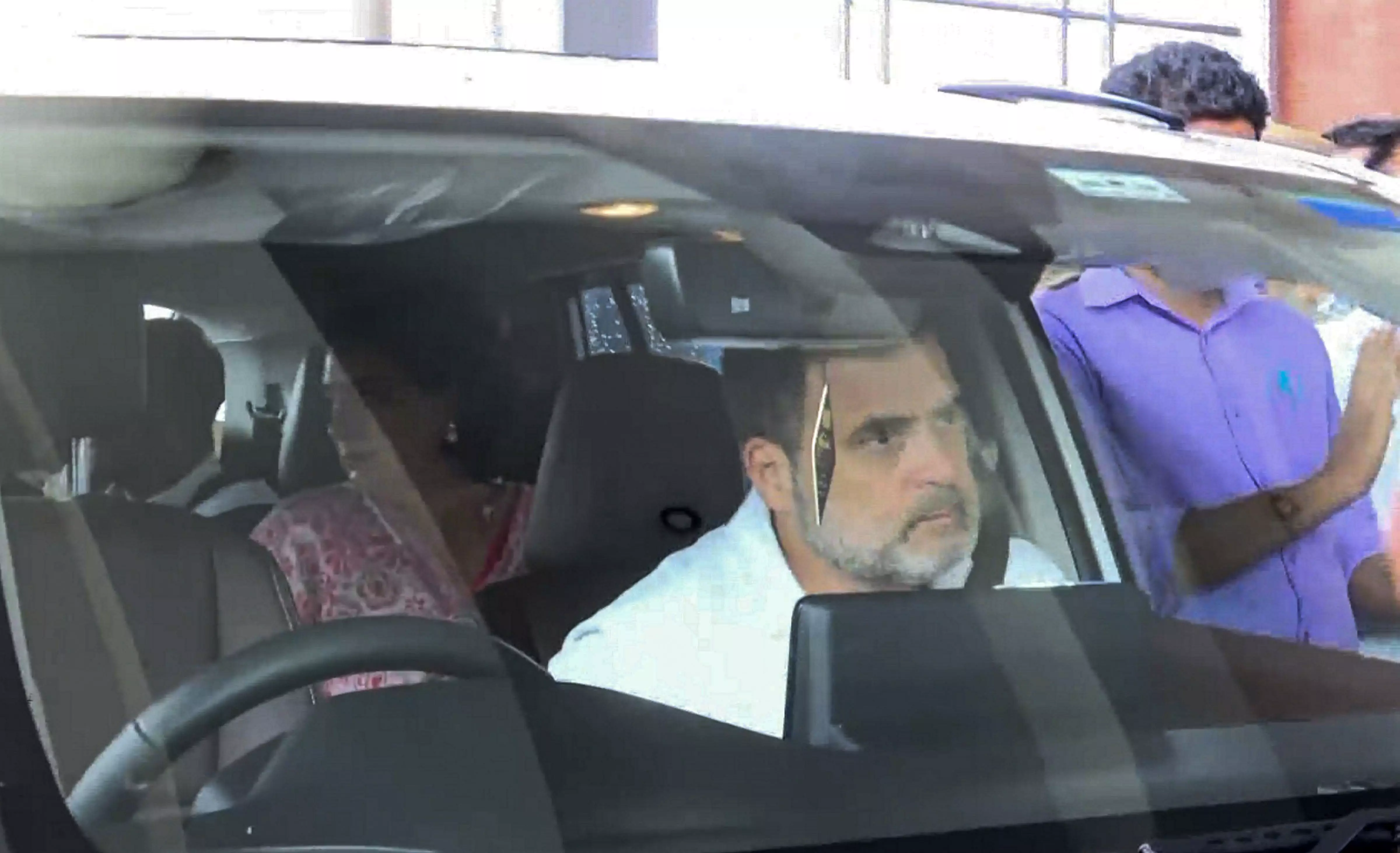 Rahul Gandhi, Priyanka arrive in Kerala, to visit landslide-hit Wayanad Rahul Gandhi, Priyanka arrive in Kerala, to visit landslide-hit Wayanad
