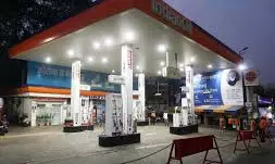 Andhra Pradesh: Fan of Pawan Kalyan arrested after threatening to self-immolate at petrol pump Andhra Pradesh: Fan of Pawan Kalyan arrested after threatening to self-immolate at petrol pump