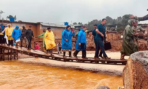 Rahul, Priyanka Meet Wayanad Landslide Affected People