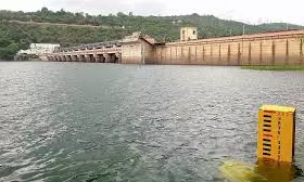 Andhra Pradesh: Srisailam Reservoir Releases 463,502 Cusecs as Flood Flow Rises Andhra Pradesh: Srisailam Reservoir Releases 463,502 Cusecs as Flood Flow Rises