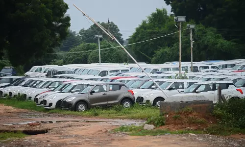 Carmakers sales to dealers in July cools