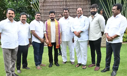 Gadwal MLA Krishna Mohan Reddy meets Revanth Reddy