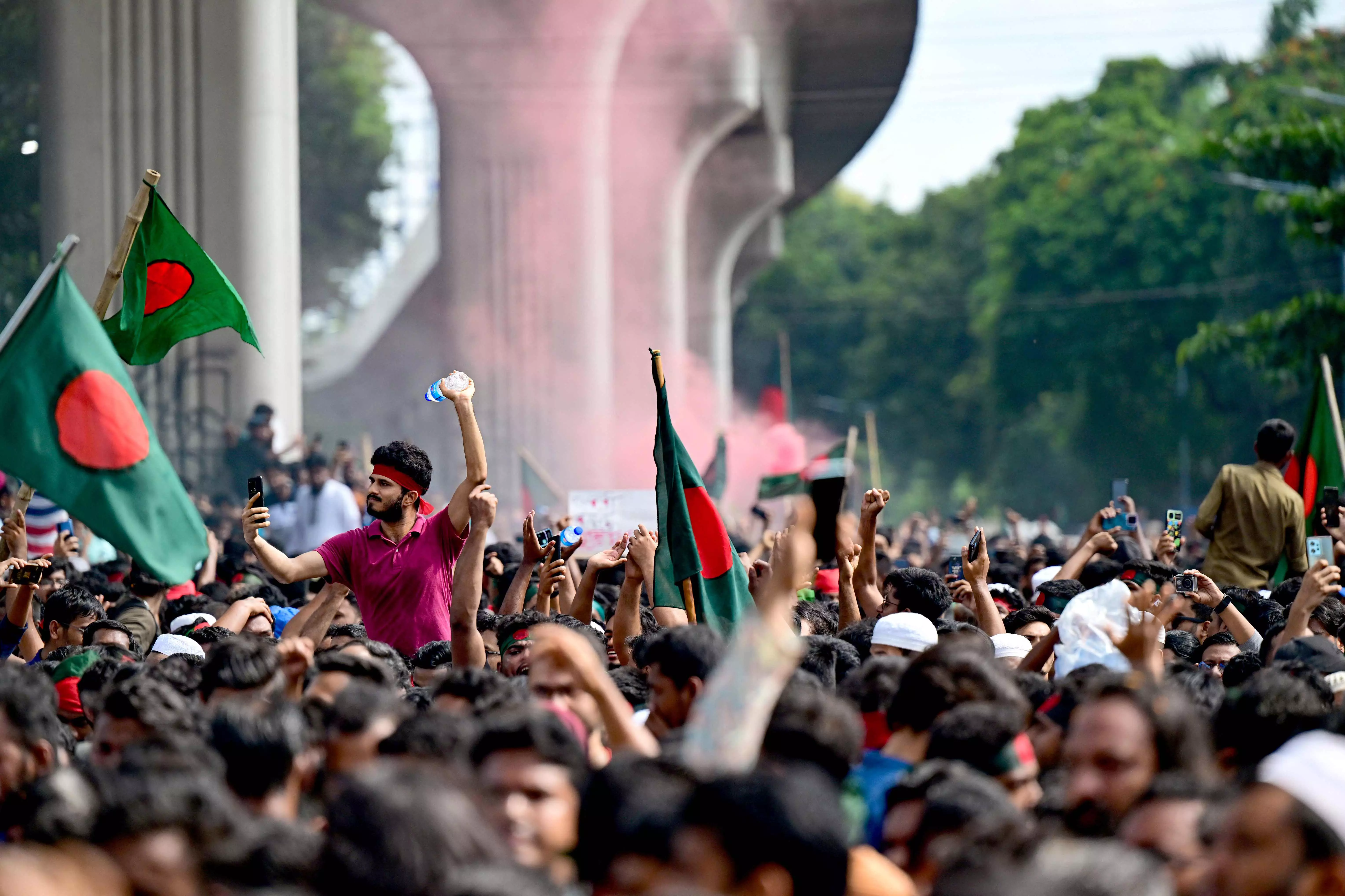 Bangladeshs Shift Towards China and Pakistan: New Challenges for India Bangladeshs Shift Towards China and Pakistan: New Challenges for India