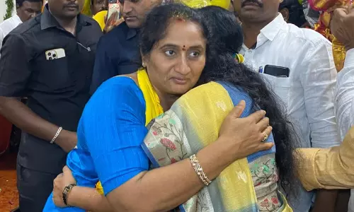 Andhra Pradesh Govt to Revive Handloom Sector Glory: Minister Savita