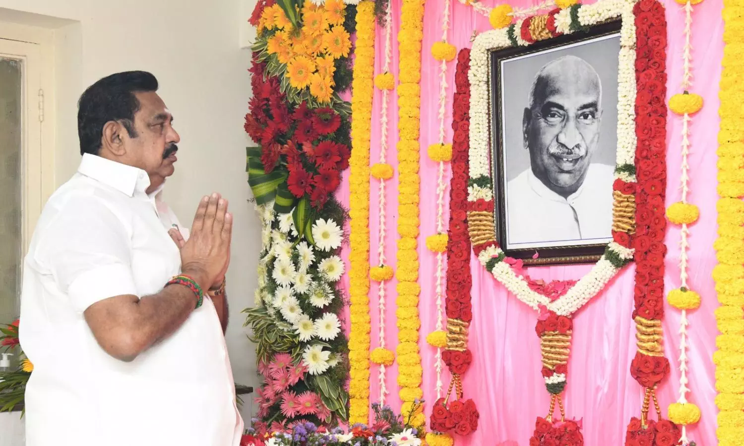 EPS to meet dist secretaries on Friday