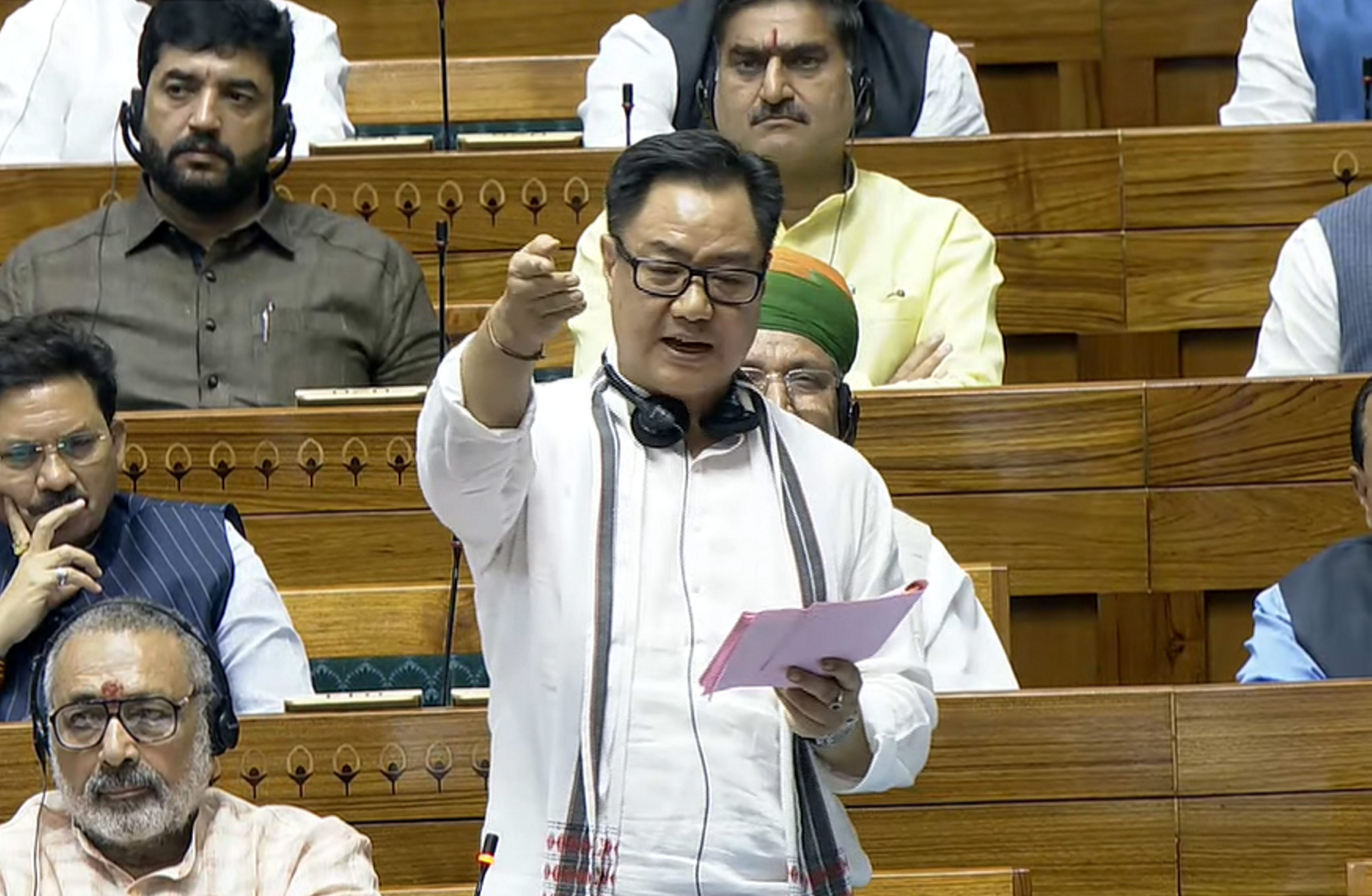Lok Sabha refers Waqf (Amendment) Bill 2024 to Joint Parliamentary Committee