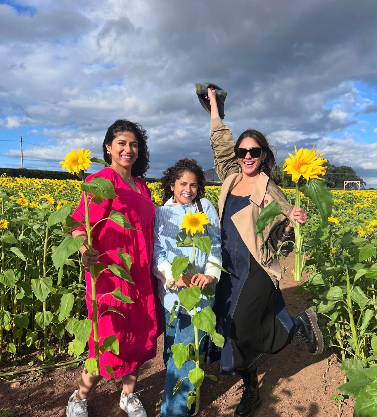 Angel alert! Mark your presence, Mrunal Thakur fans!