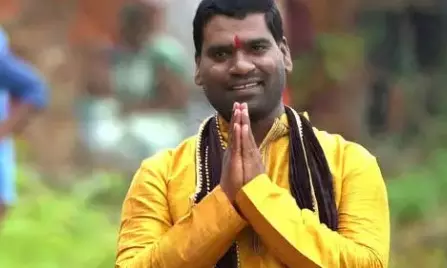 Bithiri Sathi apologises after religious outfits hit out at video