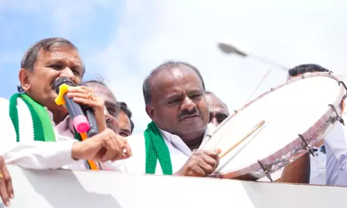 Congress Seeks Prosecution of Kumaraswamy in Illegal Mining Case   