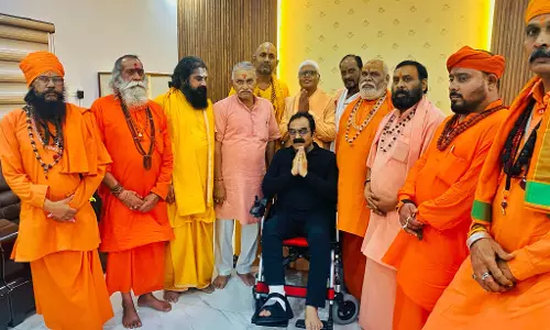MP mantri suffers leg fracture while leading kanwariya yatra