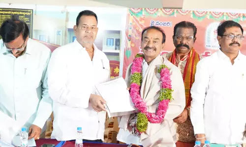 Telangana: Etala joins Vanjari community’s protest for ST quota