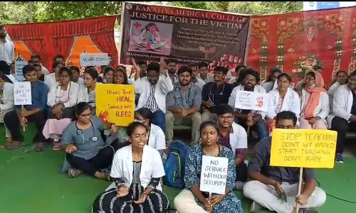 Telangana : T-JUDA stages dharna in front of MGM