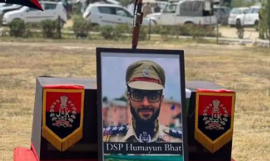 J&K DySP Humayun Bhat Killed in Anantnag Encounter Awarded Kirti Chakra J&K DySP Humayun Bhat Killed in Anantnag Encounter Awarded Kirti Chakra