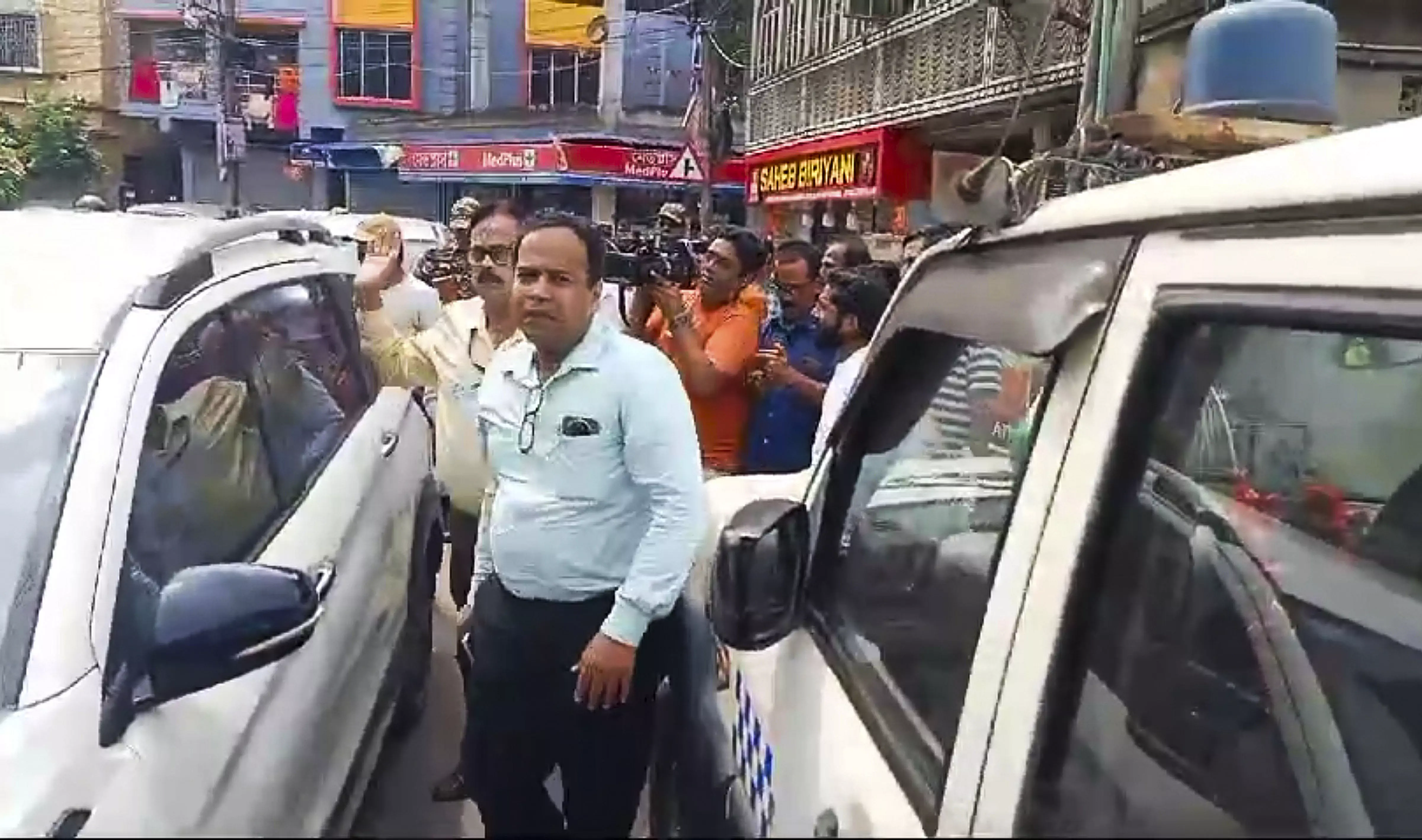 CBI calls 5 doctors for grilling; 3 face questions CBI calls 5 doctors for grilling; 3 face questions