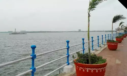 GHMC Monitors Hussainsagar