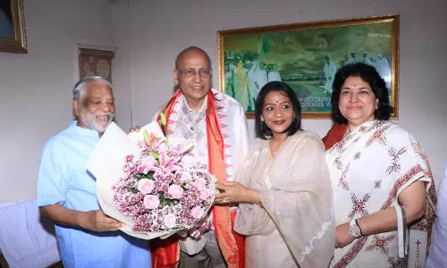 Abhishek Manu Singhvi meets Keshava Rao in Hyderabad