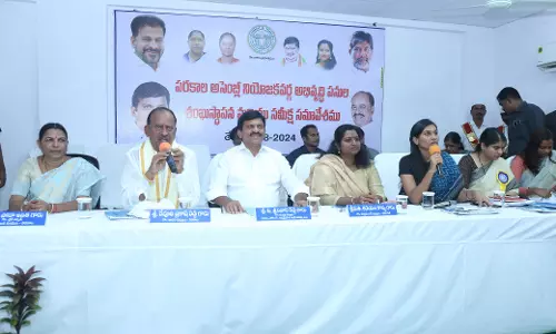 Telangana CM firm on making Kakatiya textile park a model-Ponguleti