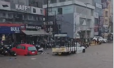 Heavy rains lash Hyderabad
