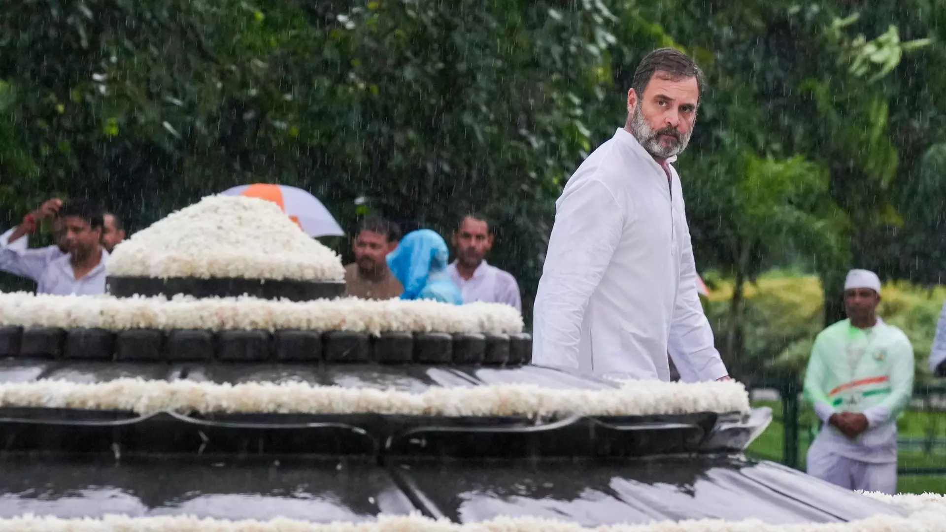 Kharge, Rahul Gandhi Visit J&K for Election Talks Kharge, Rahul Gandhi Visit J&K for Election Talks