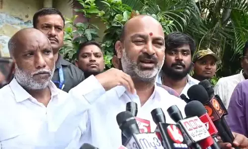 BJP’s Bandi Sanjay Criticises Congress, BRS Over Statue Dispute BJP’s Bandi Sanjay Criticises Congress, BRS Over Statue Dispute