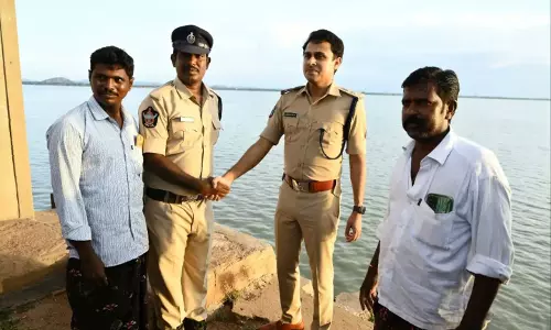 Kurnool SP Observes Gajula Dinne Gates Kurnool SP Observes Gajula Dinne Gates