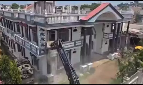 Madhya Pradesh: Bungalow of Key Accused in Chhatarpur Stone Pelting Bulldozed