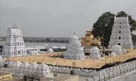 ACB conducts raids at Vemulawada temple