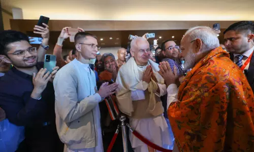 Modi arrives at Kyiv, gets warm welcome from community