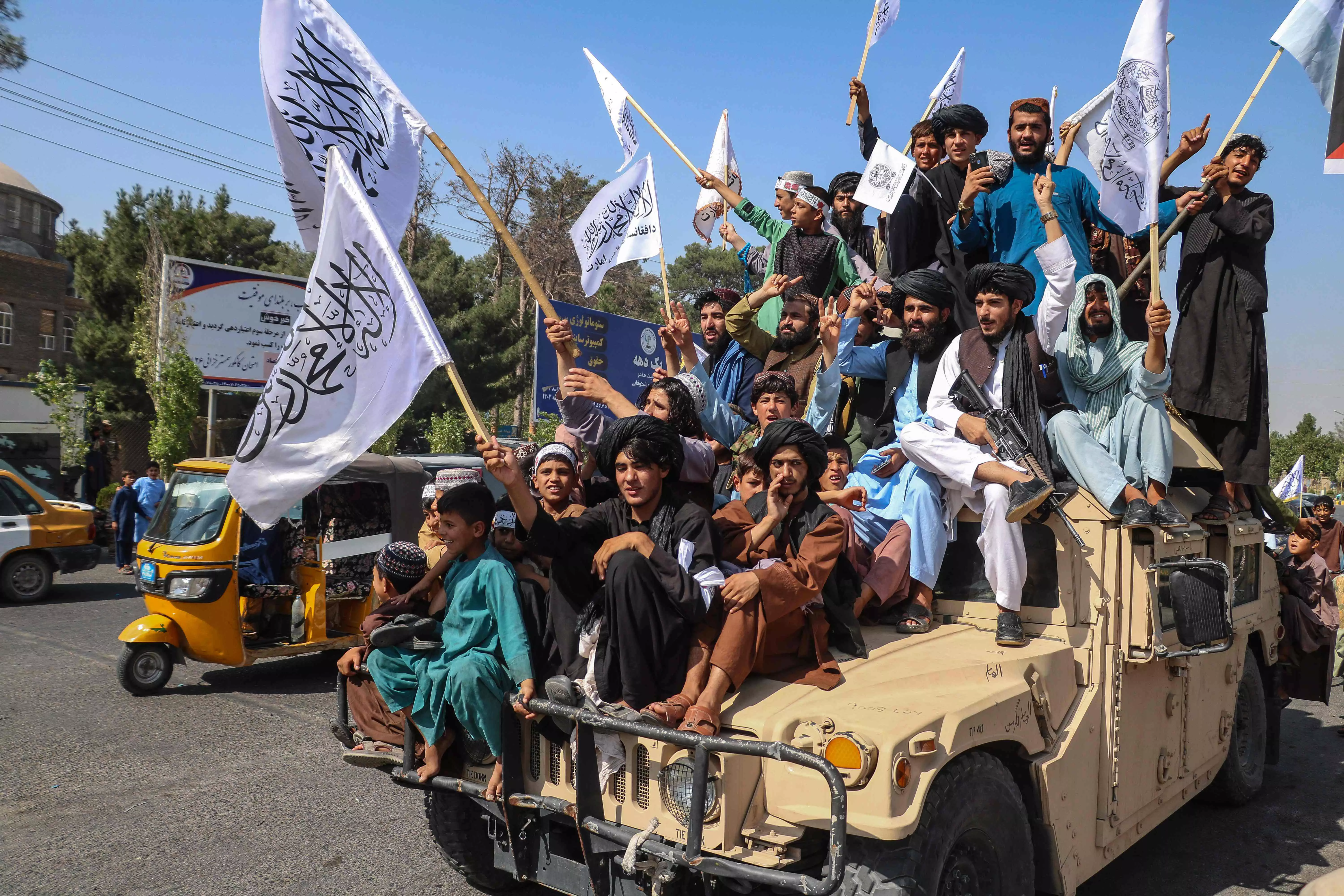 Taliban imposes new restrictions on women, bans public speaking Taliban imposes new restrictions on women, bans public speaking