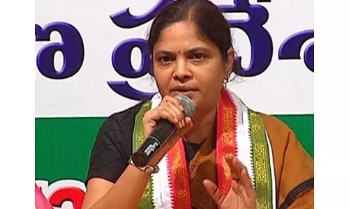 Telangana Womens panel faults members for tying rakhi to KTR, issues notices