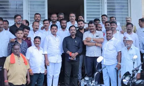 Opposition Leader, MVA Activists Detained After Protests Against PM’s Maharashtra Visit