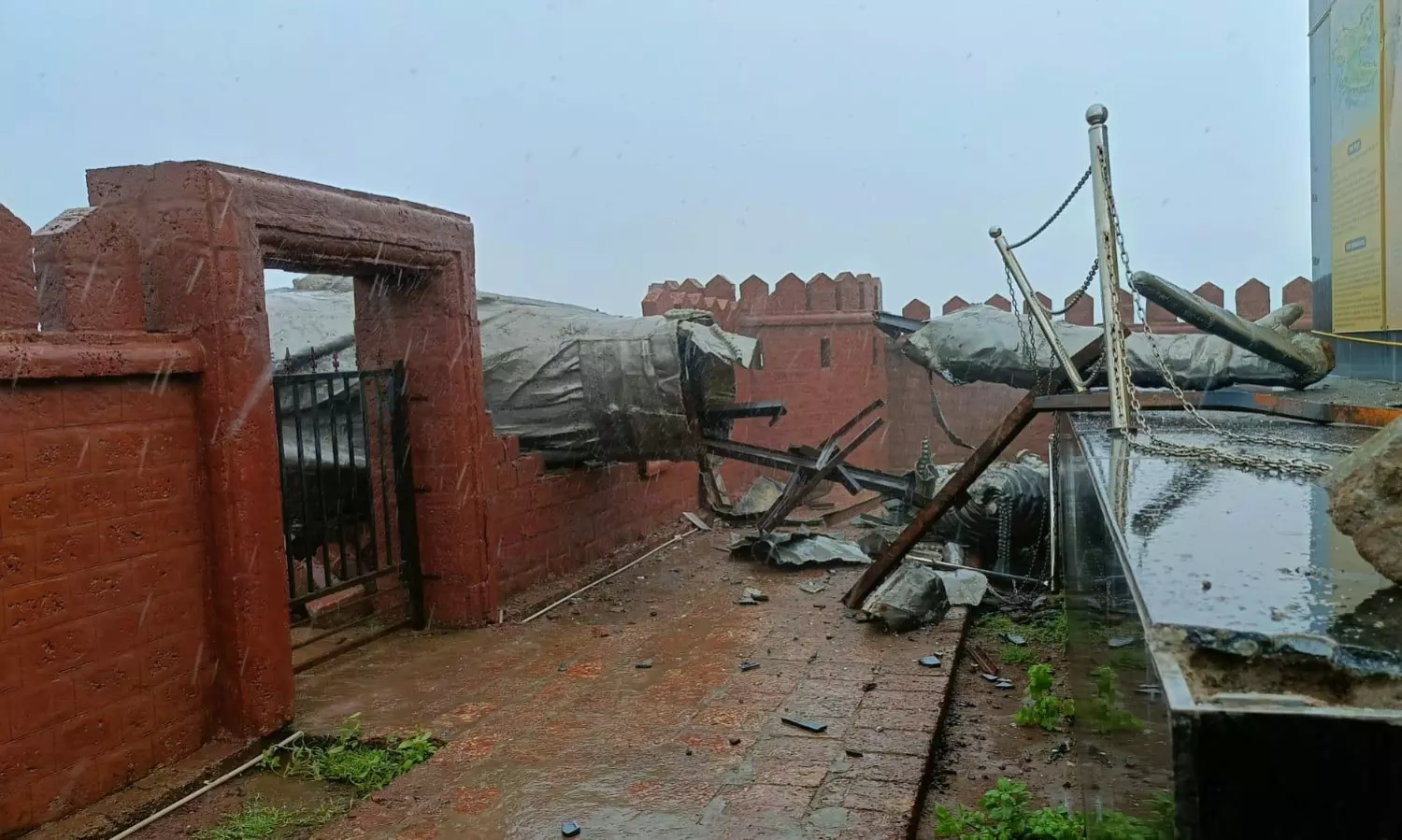 Shivaji Statue Unveiled by PM in December Collapses