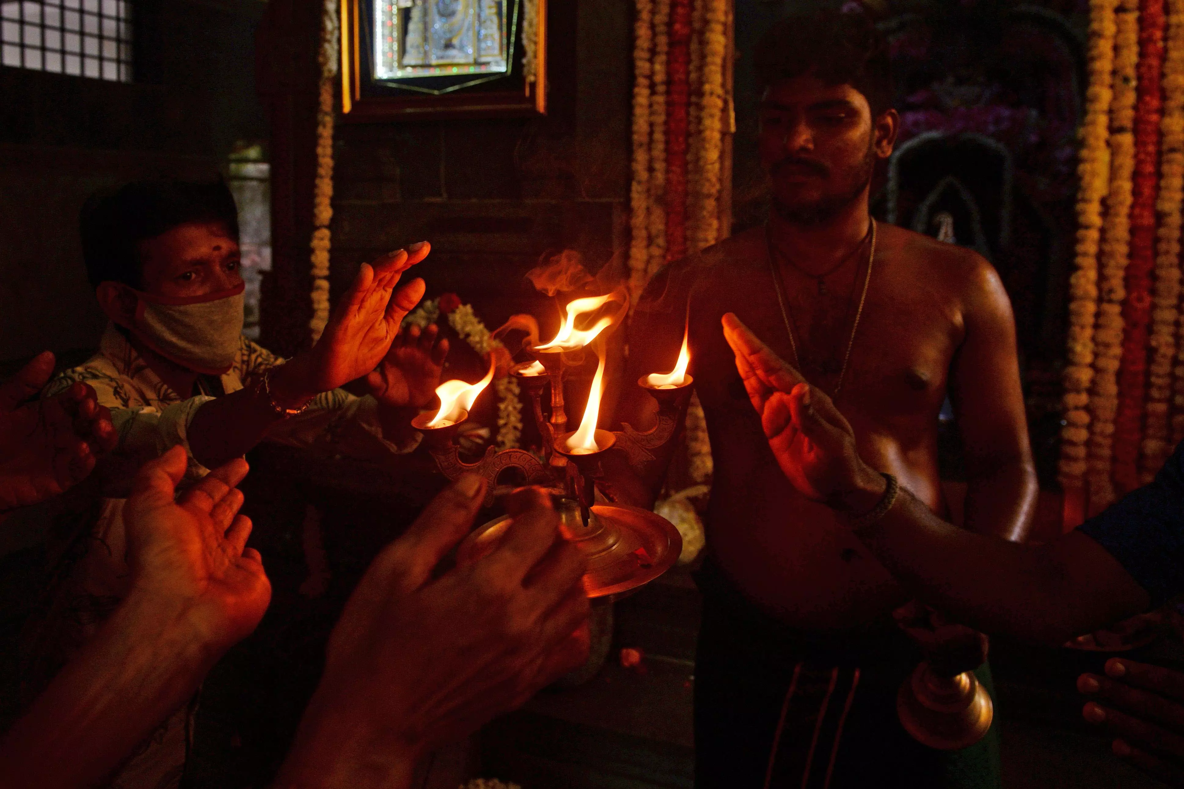 AP Hikes Wages of Priests, Increases Rate for Naivedyam AP Hikes Wages of Priests, Increases Rate for Naivedyam